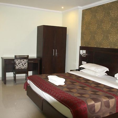 Celebration Hotel And Resort Rewa 외부 사진