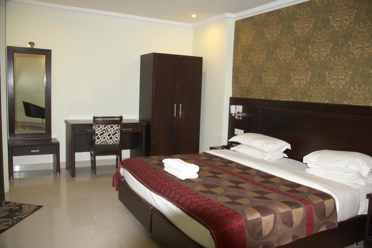Celebration Hotel And Resort Rewa 외부 사진
